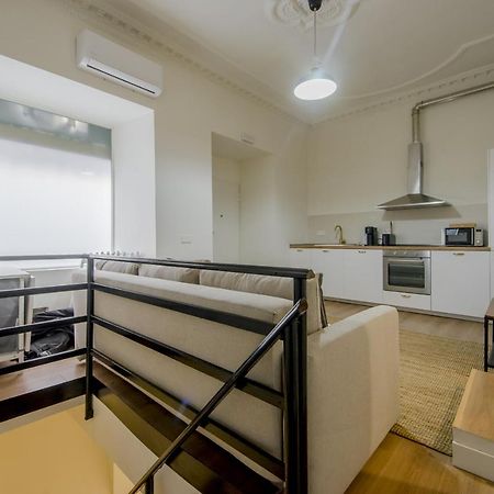 マドリードModern Apt & Cool Interior Design En El Retiroアパートメント エクステリア 写真