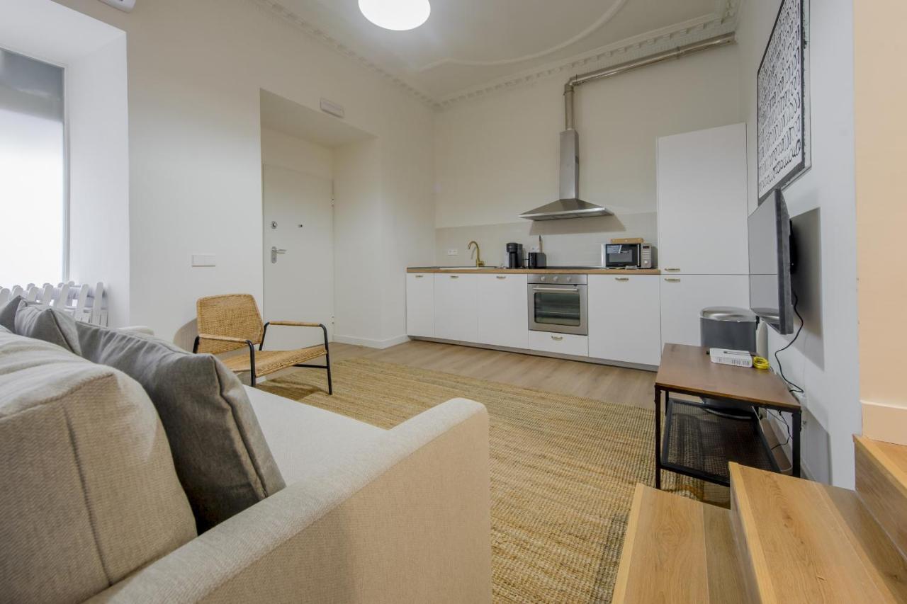 マドリードModern Apt & Cool Interior Design En El Retiroアパートメント エクステリア 写真
