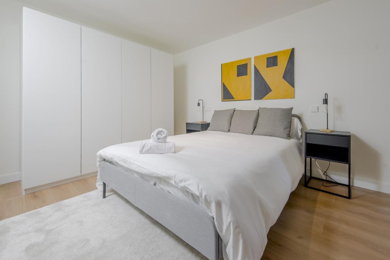 マドリードModern Apt & Cool Interior Design En El Retiroアパートメント エクステリア 写真