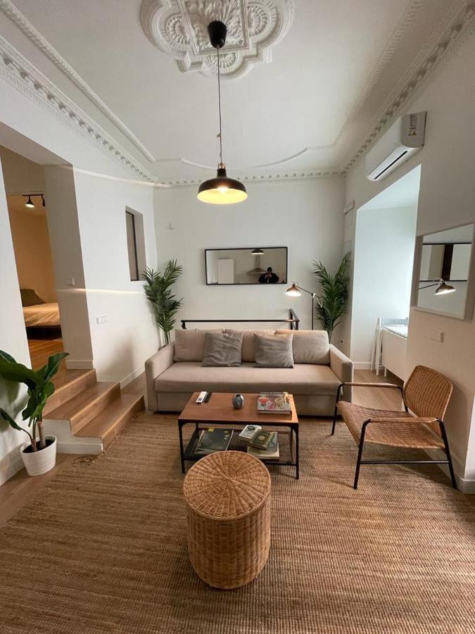 マドリードModern Apt & Cool Interior Design En El Retiroアパートメント エクステリア 写真