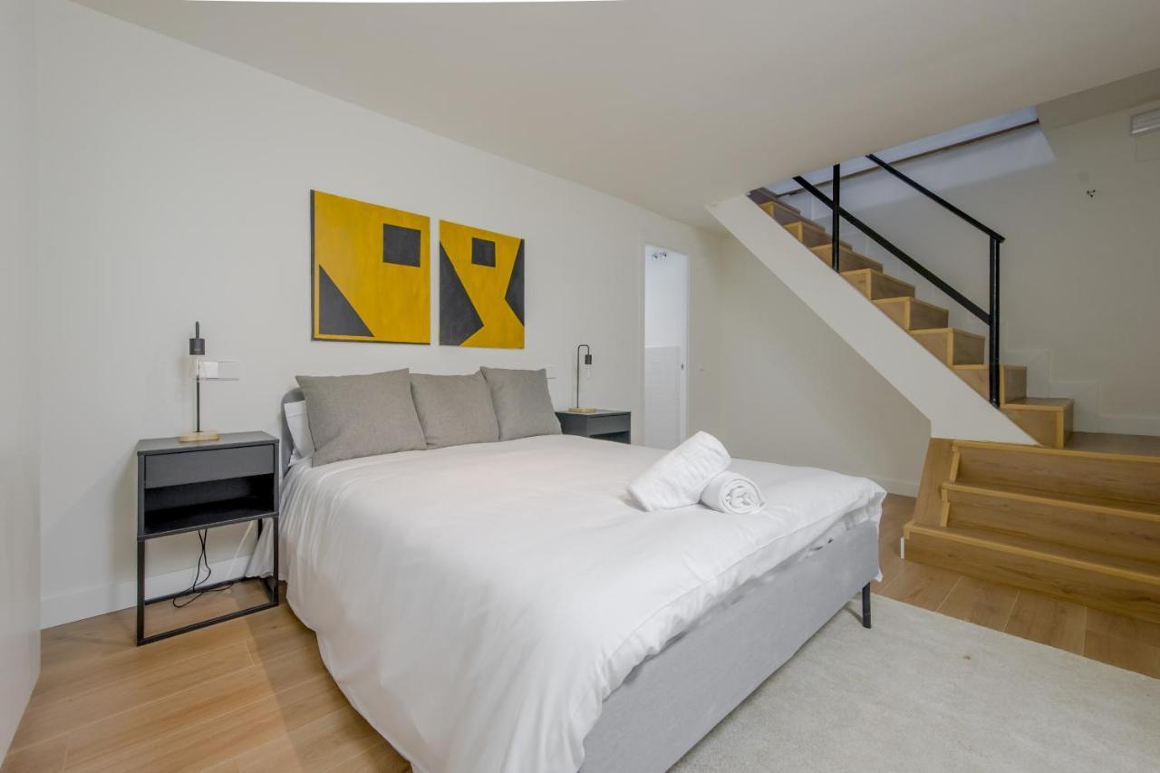マドリードModern Apt & Cool Interior Design En El Retiroアパートメント エクステリア 写真