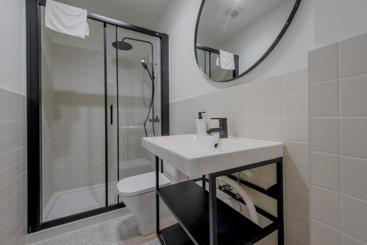 マドリードModern Apt & Cool Interior Design En El Retiroアパートメント エクステリア 写真
