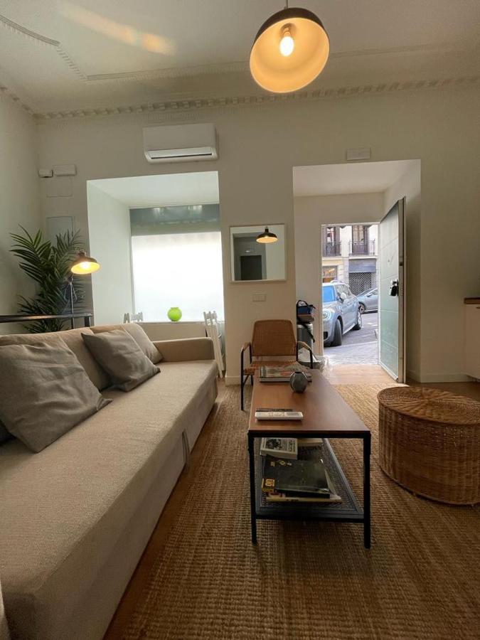 マドリードModern Apt & Cool Interior Design En El Retiroアパートメント エクステリア 写真