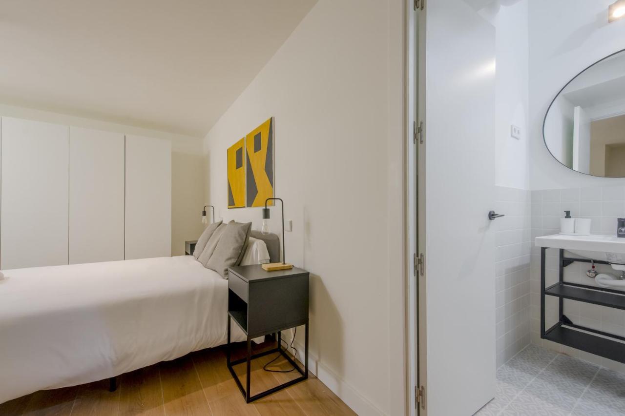 マドリードModern Apt & Cool Interior Design En El Retiroアパートメント エクステリア 写真